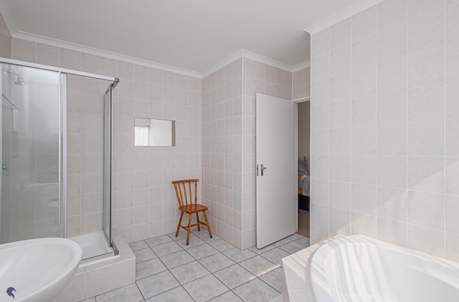 5 Bedroom Property for Sale in Country Club Western Cape